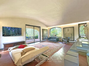 20250903_121104915_0.0